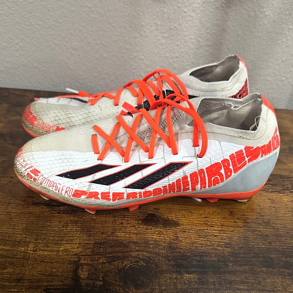 Adidas men’s size 4- White and orange